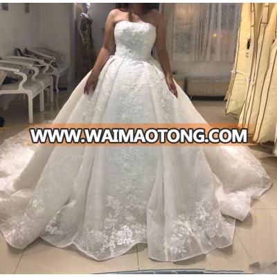 ZH3008G Ball Gown Wedding Dresses Elegant Strapless Appliqued 3D Backless Bridal Gowns Formal Arabic Dubai Styles